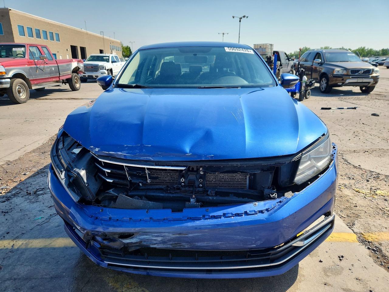 2017 VOLKSWAGEN PASSAT
