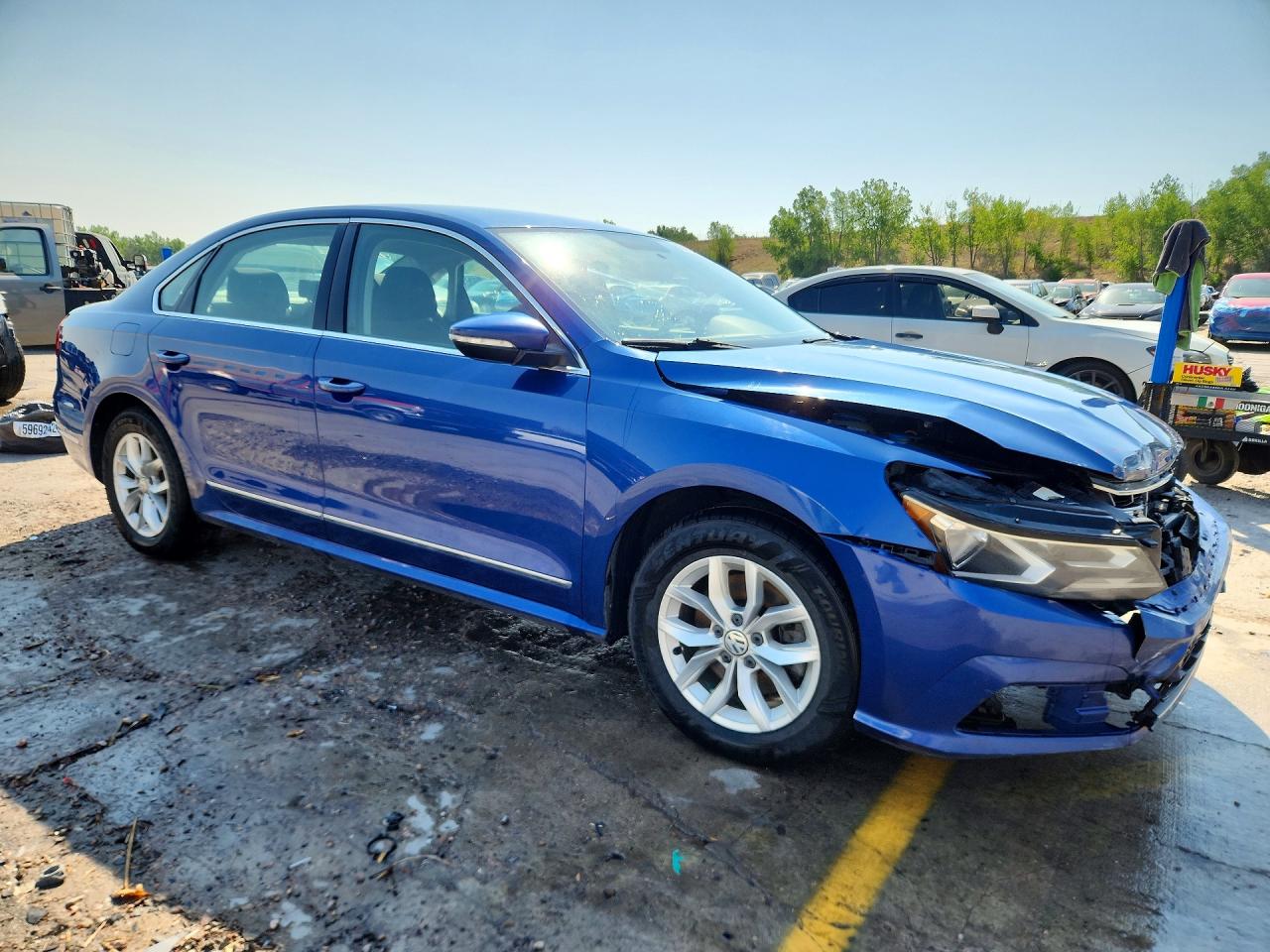 2017 VOLKSWAGEN PASSAT