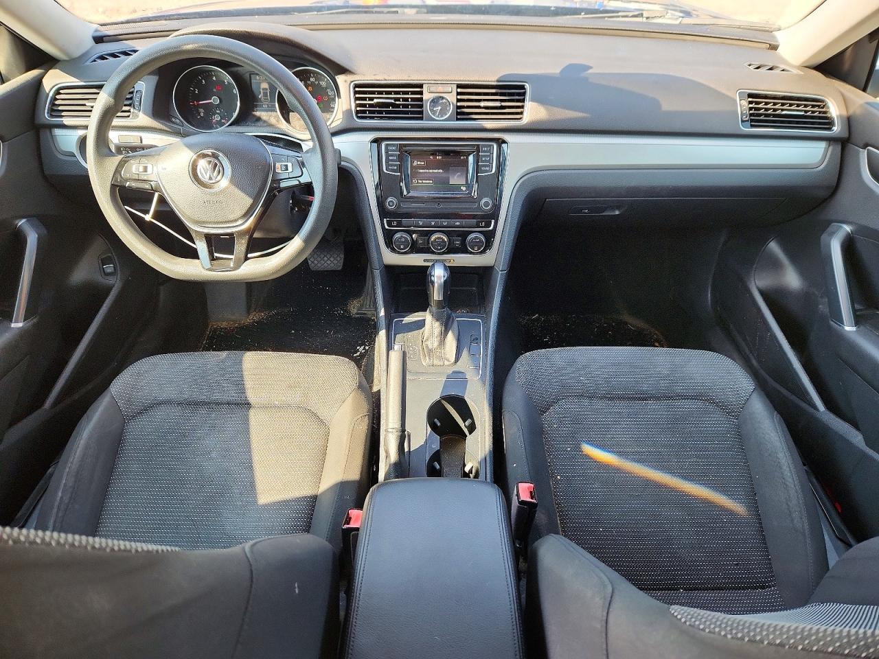 2017 VOLKSWAGEN PASSAT