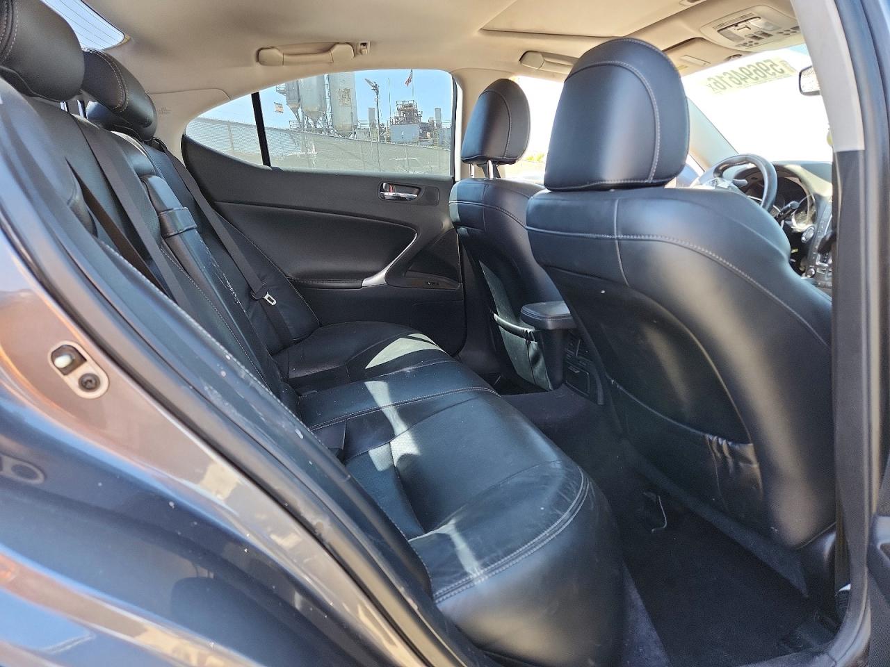 2013 LEXUS IS