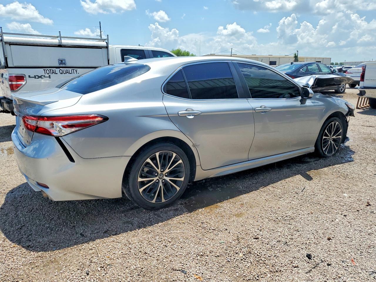 2020 TOYOTA CAMRY