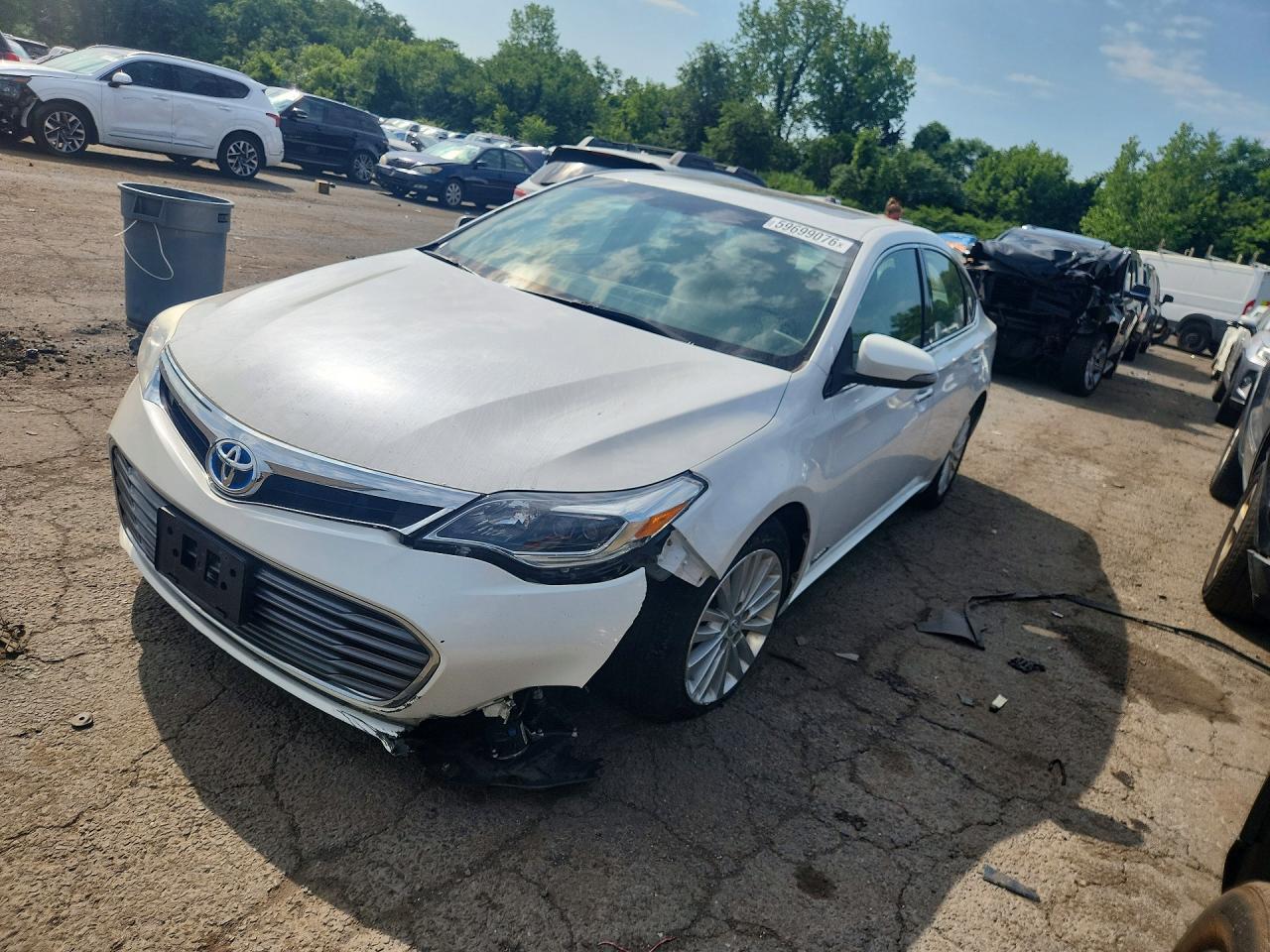 2015 TOYOTA AVALON
