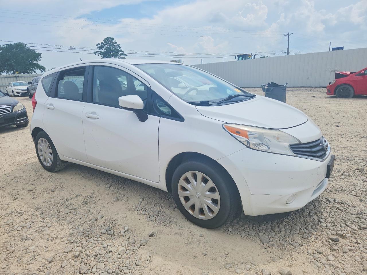 2015 NISSAN VERSA