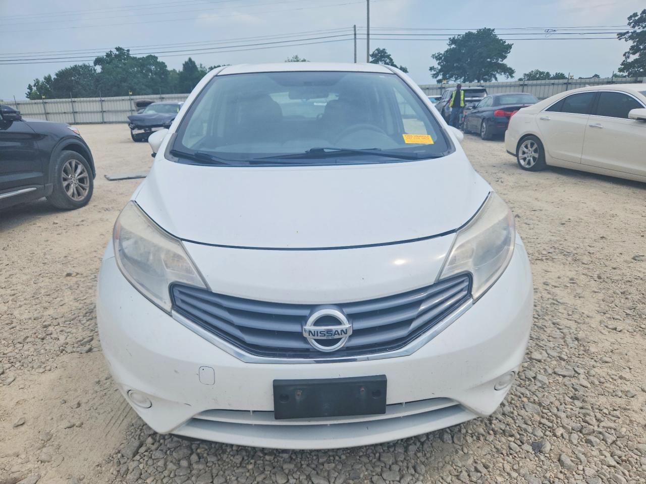2015 NISSAN VERSA