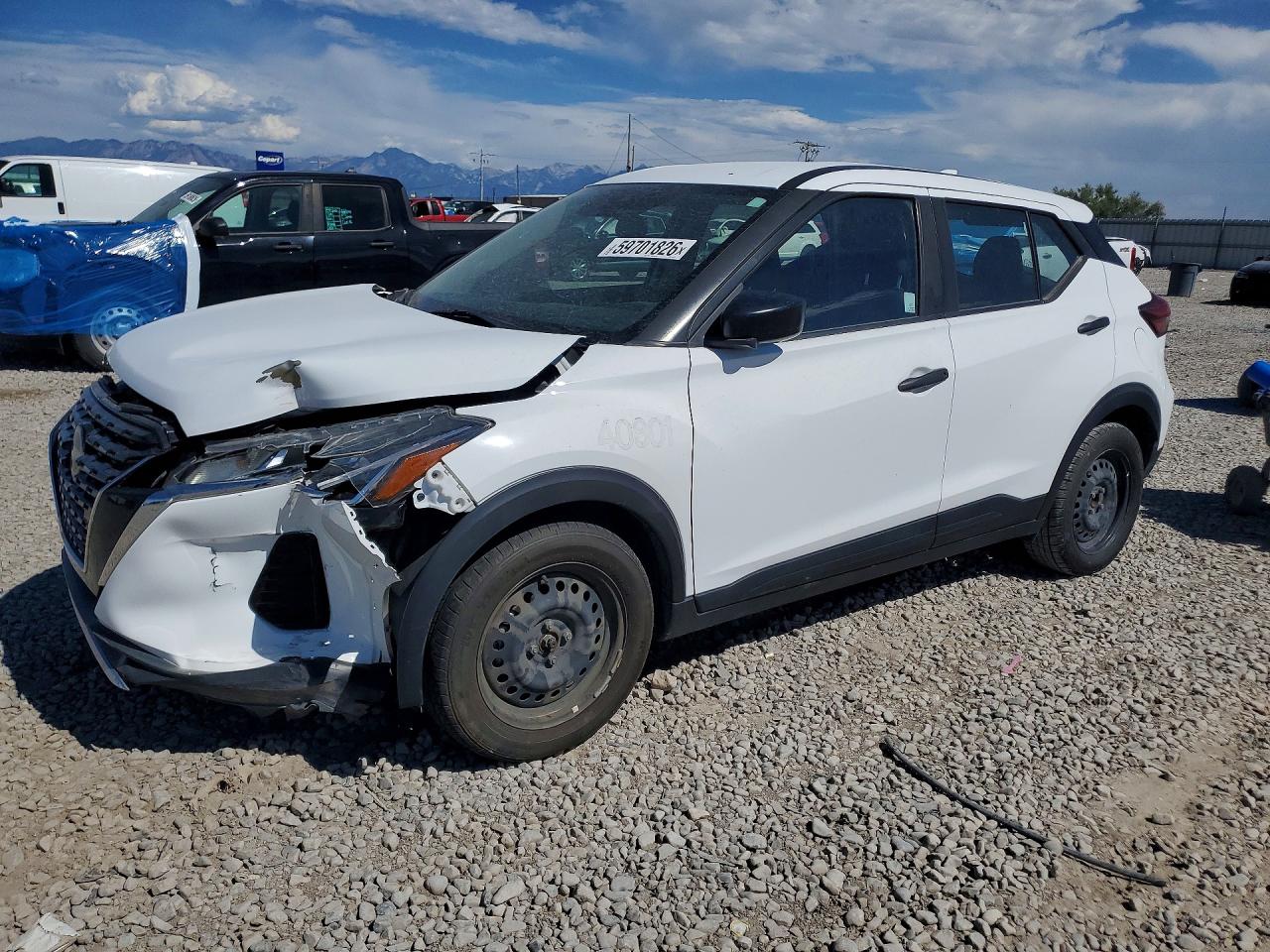 2023 NISSAN KICKS