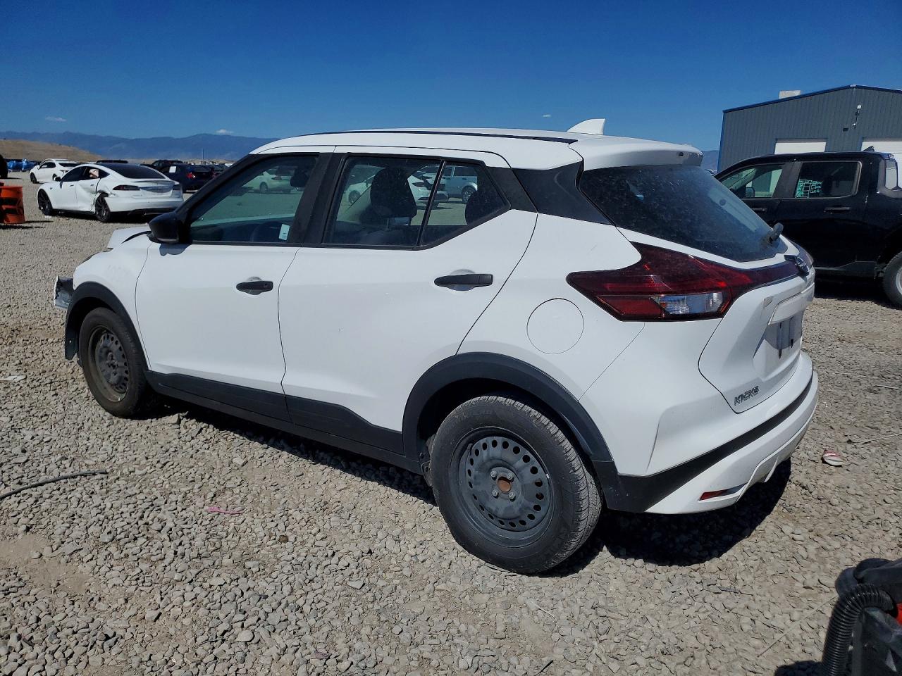 2023 NISSAN KICKS