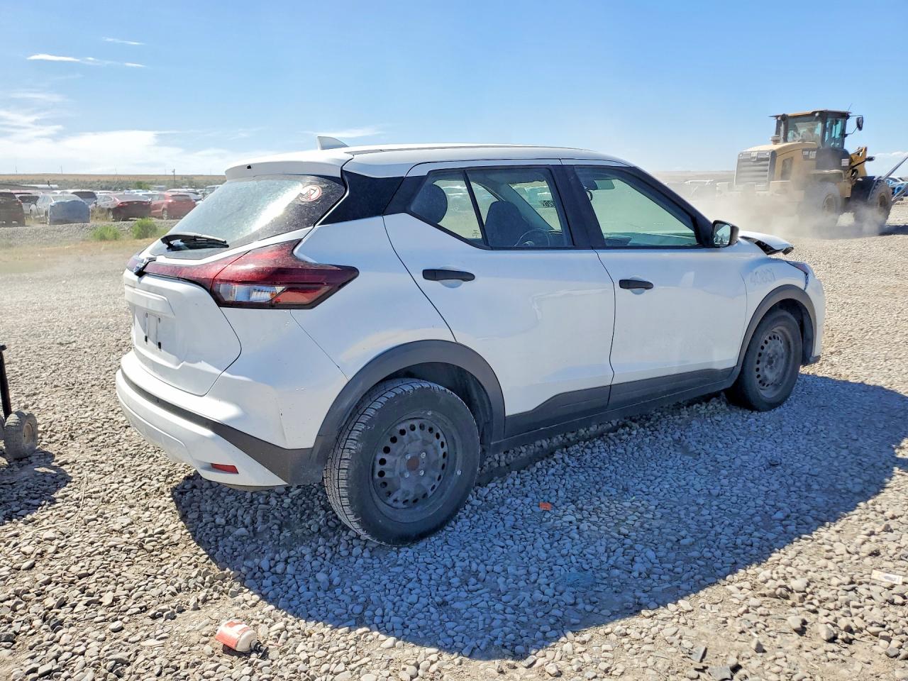 2023 NISSAN KICKS
