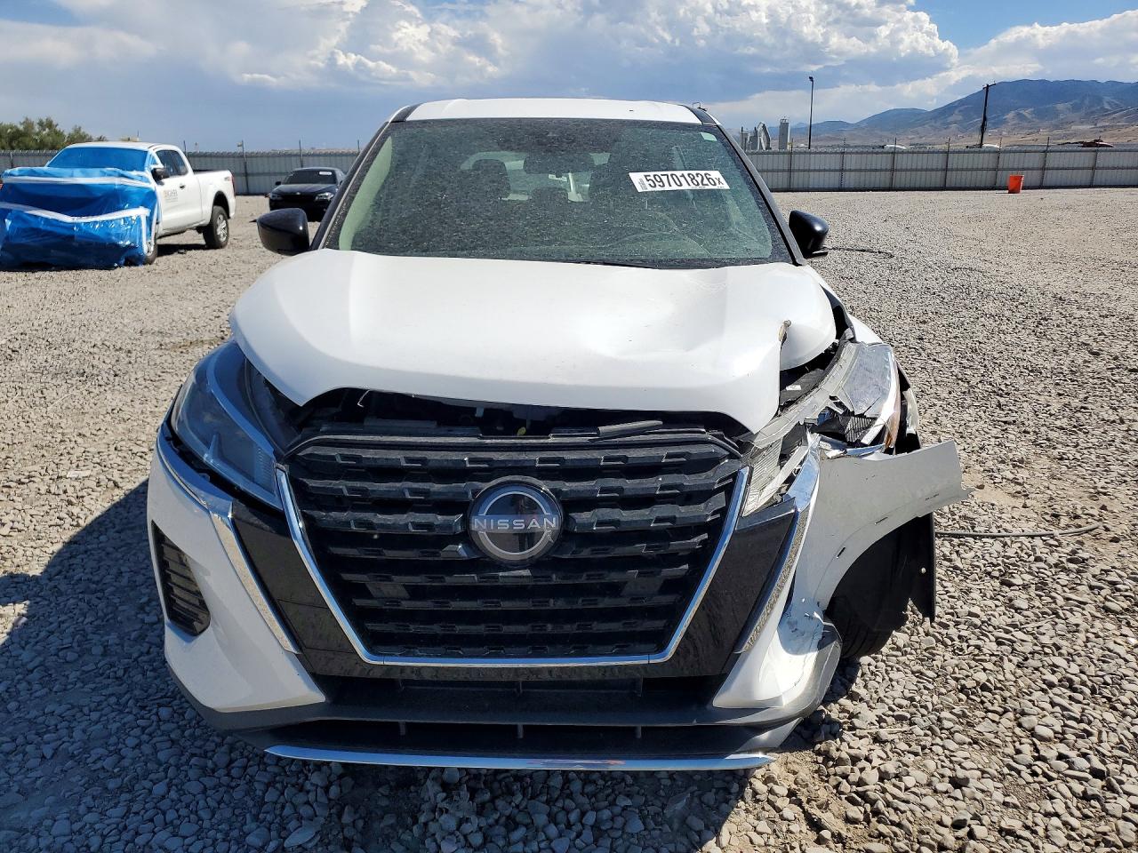 2023 NISSAN KICKS