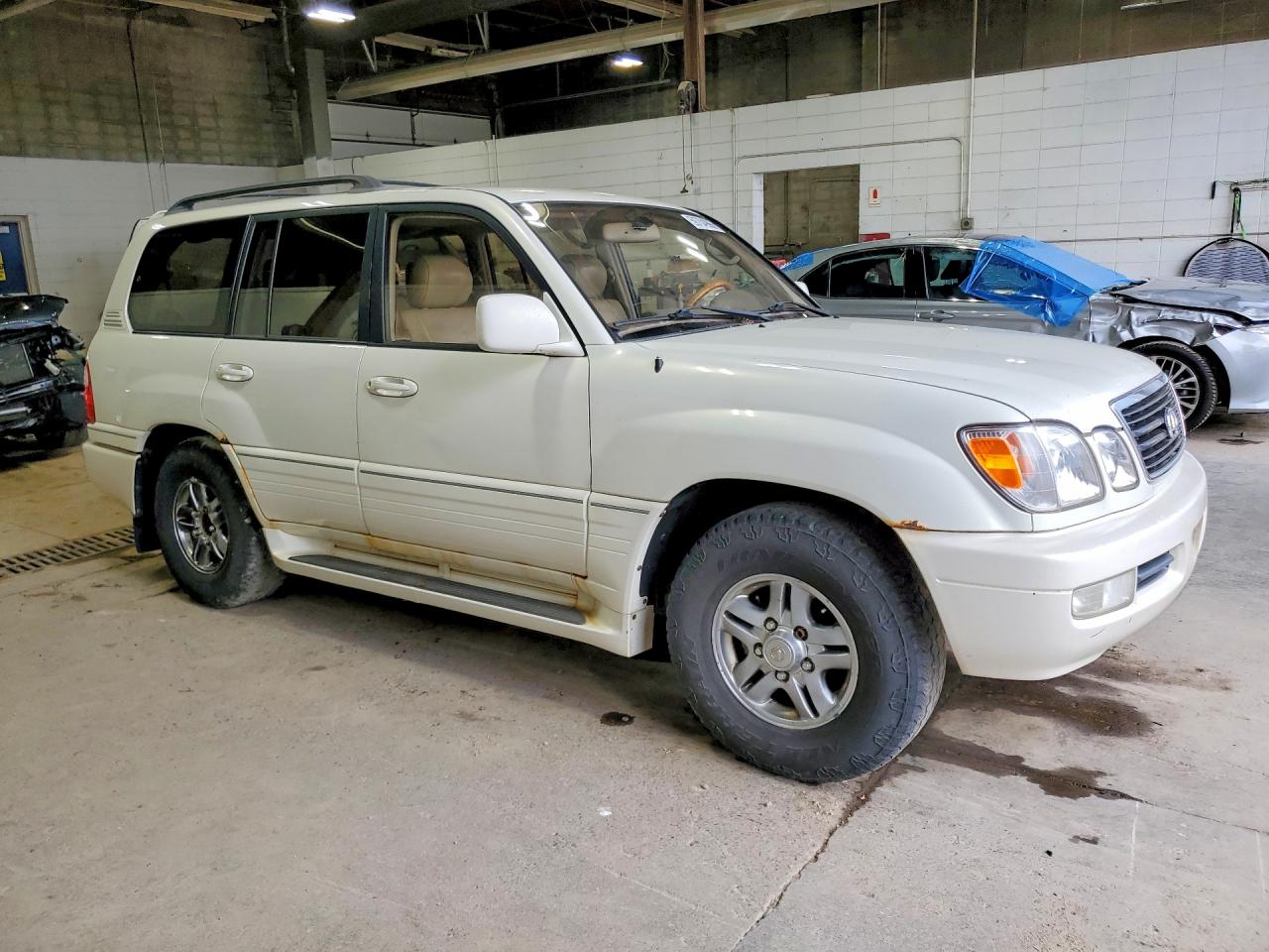 2002 LEXUS LX 470