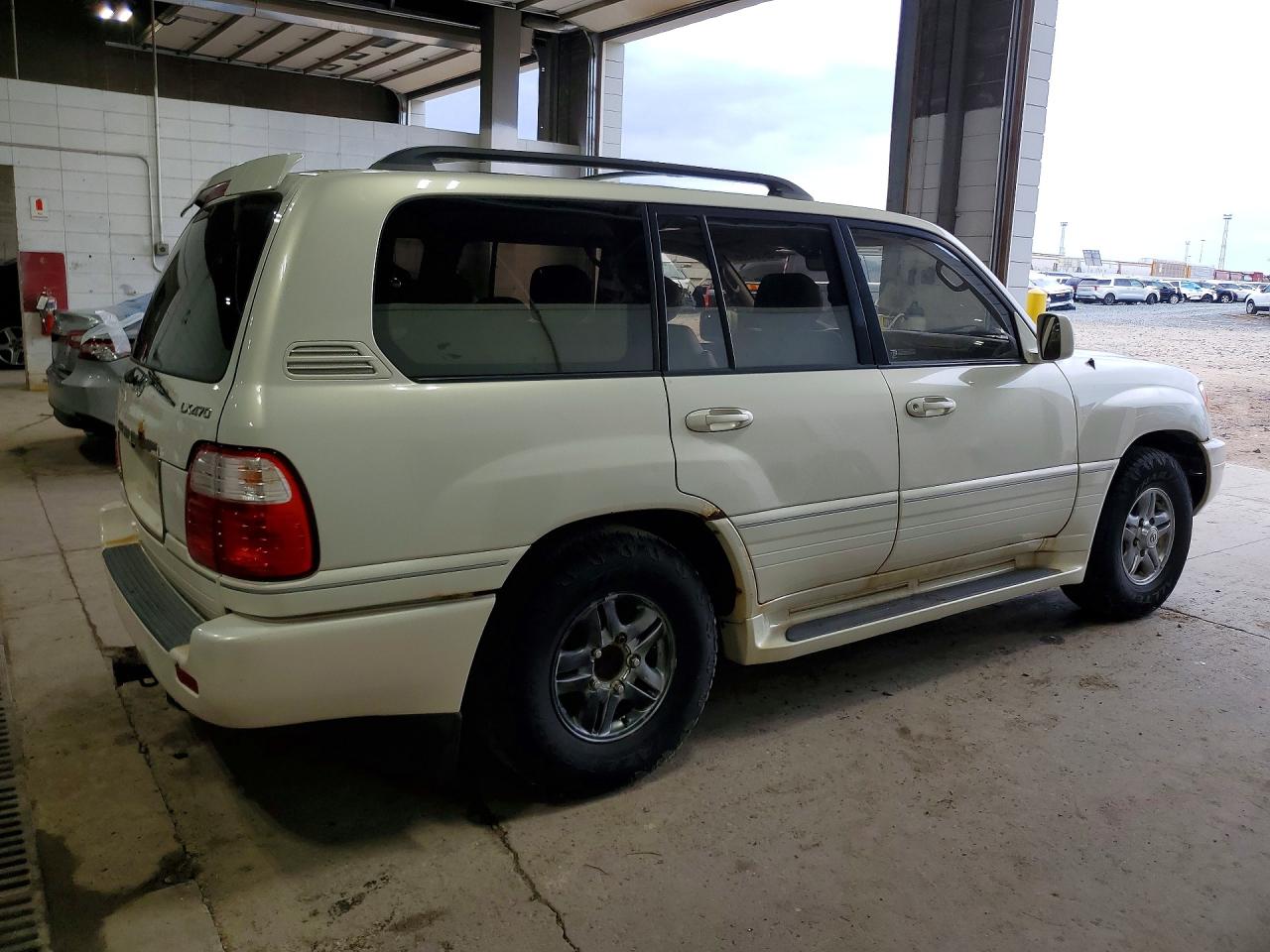 2002 LEXUS LX 470