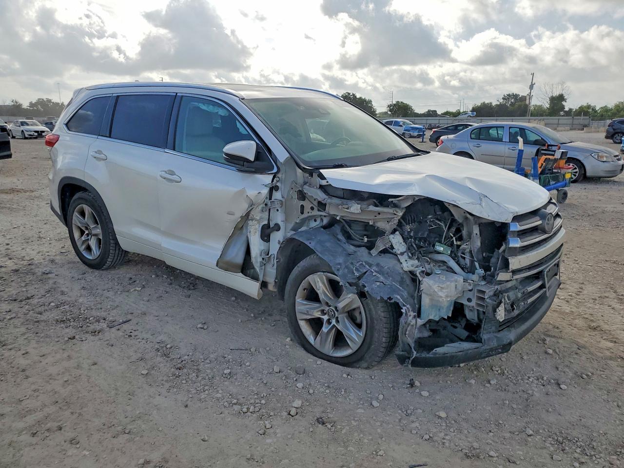 2017 TOYOTA HIGHLANDER