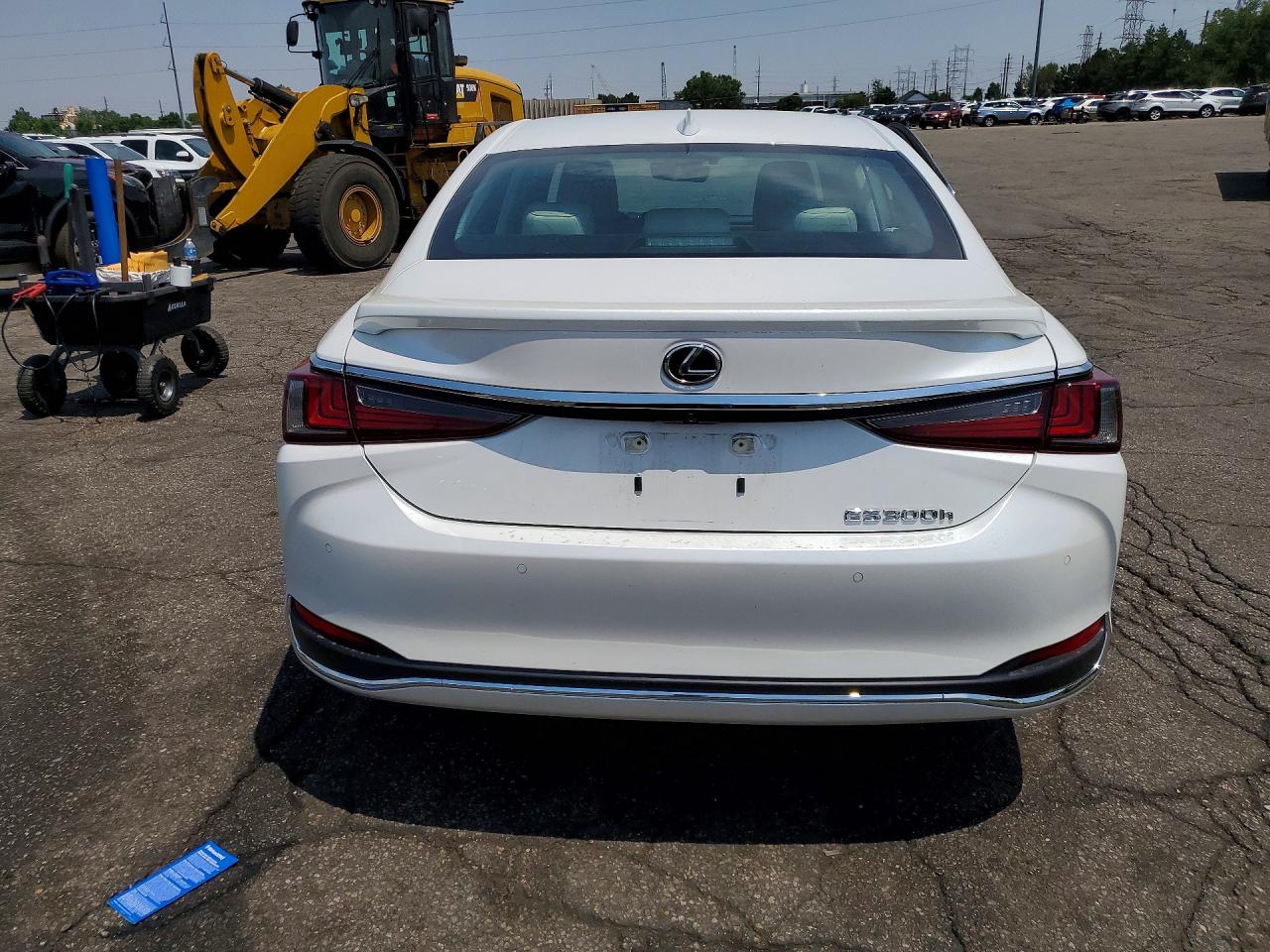 2023 LEXUS ES300