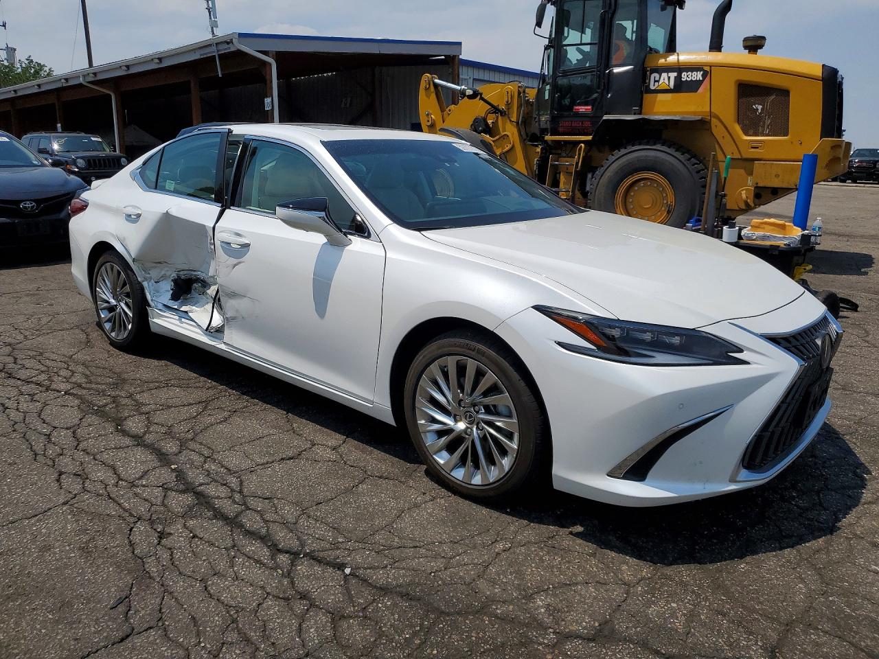 2023 LEXUS ES300