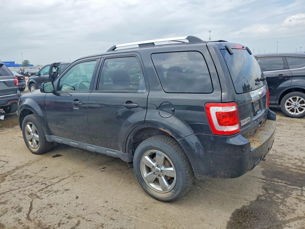 2011 FORD ESCAPE
