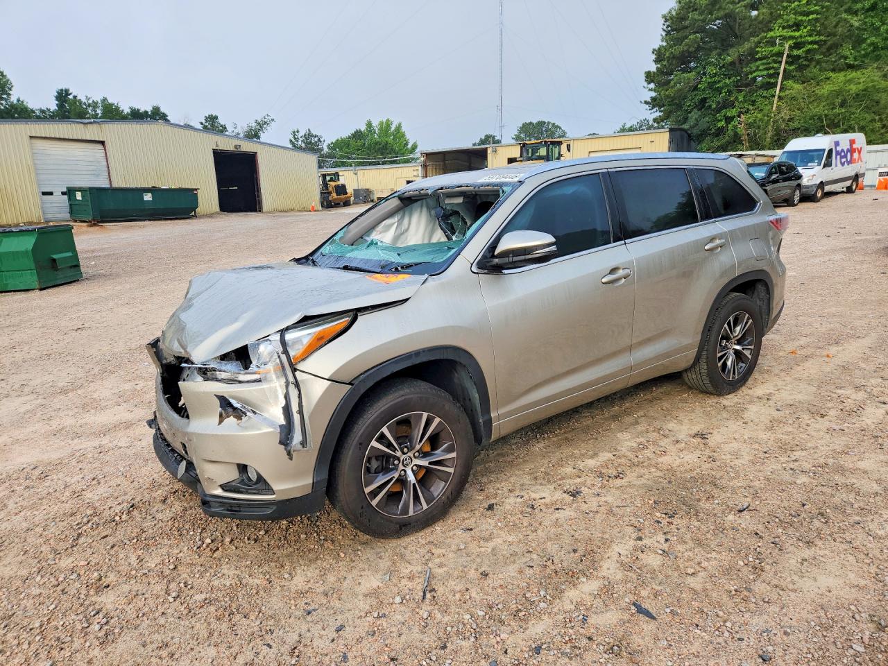 2016 TOYOTA HIGHLANDER