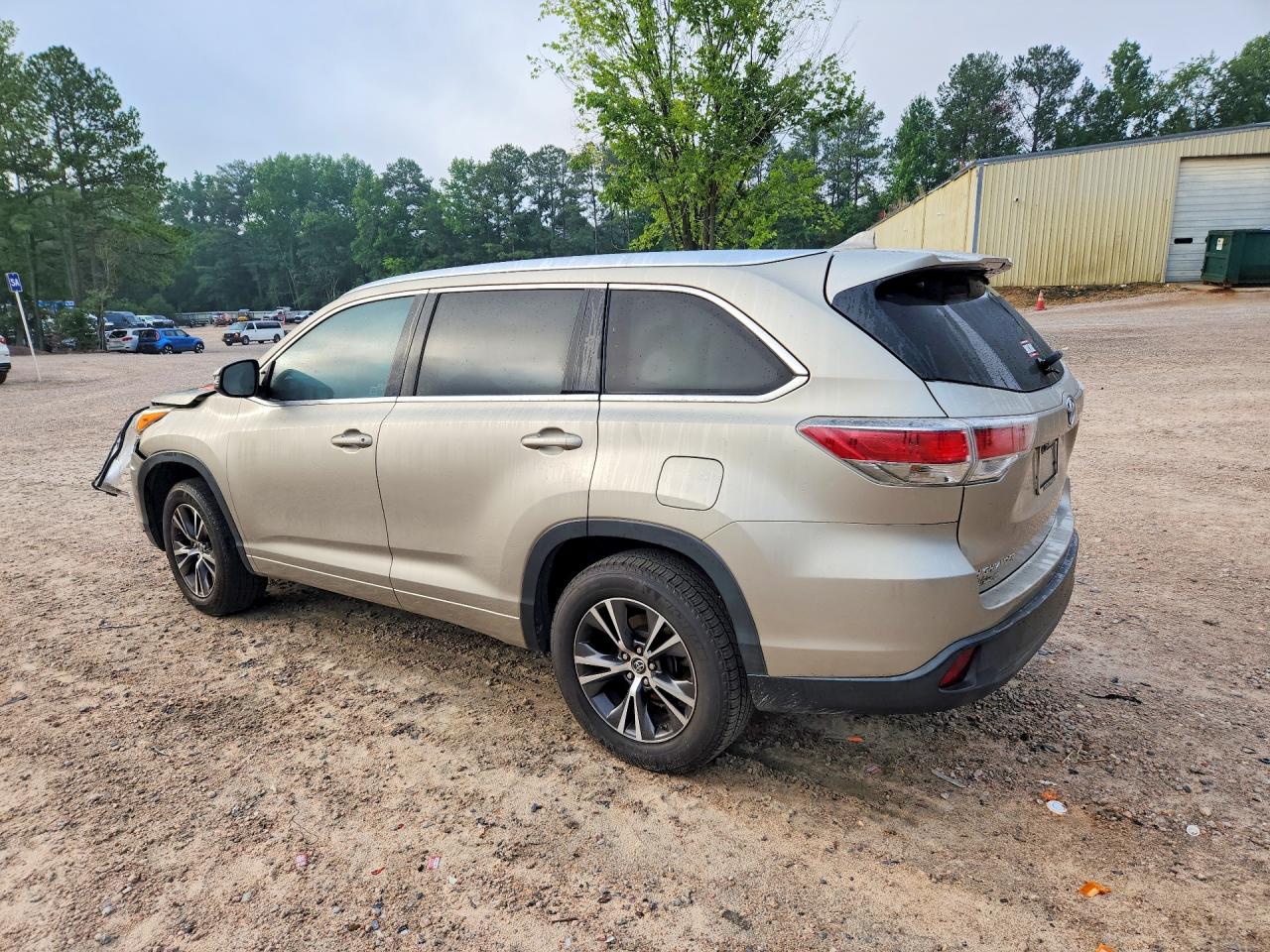 2016 TOYOTA HIGHLANDER