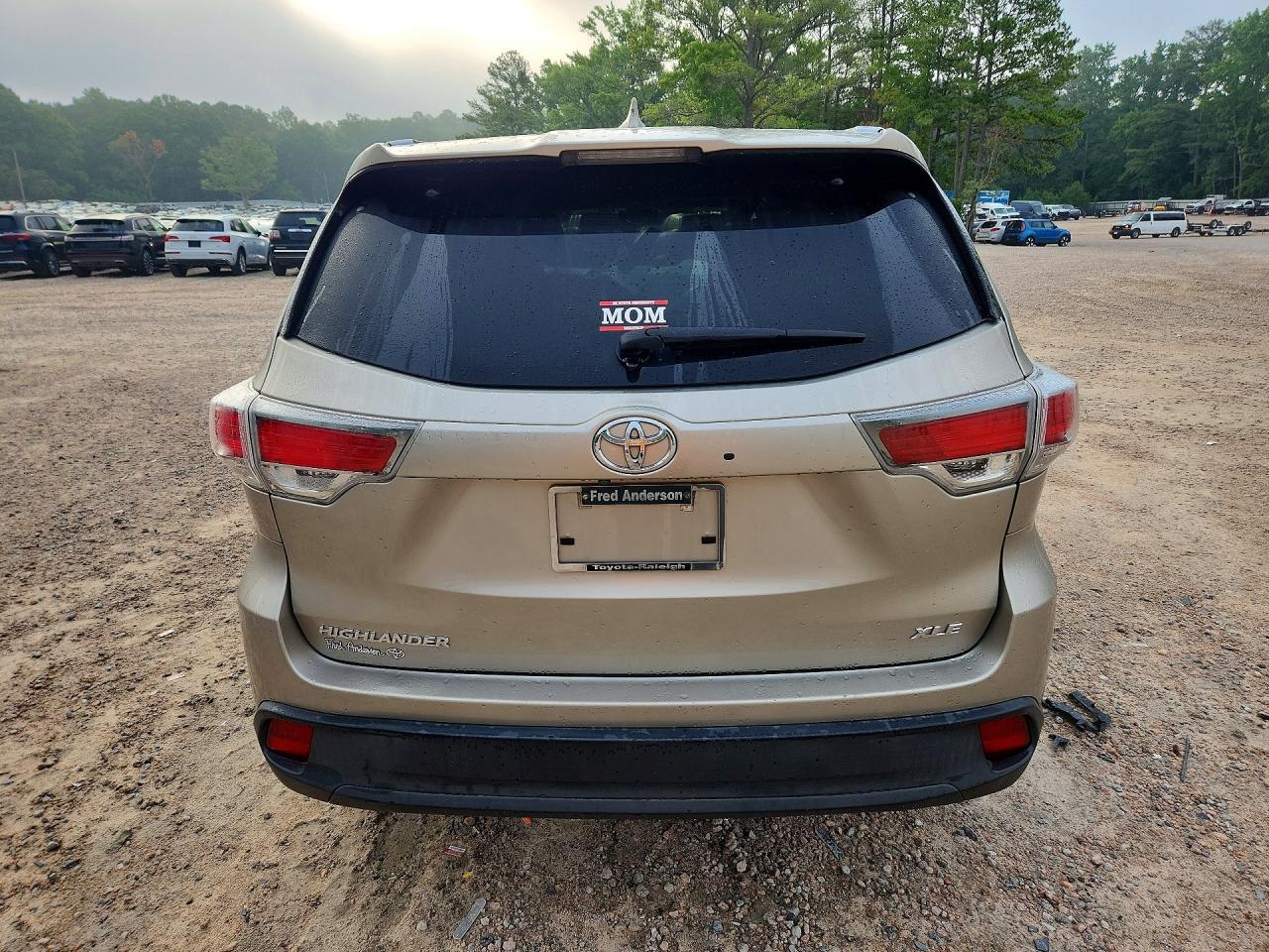 2016 TOYOTA HIGHLANDER