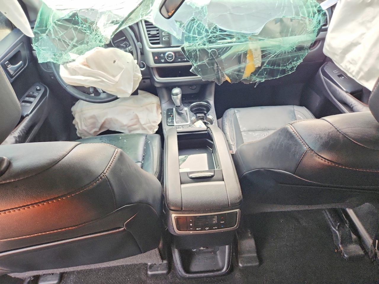 2016 TOYOTA HIGHLANDER