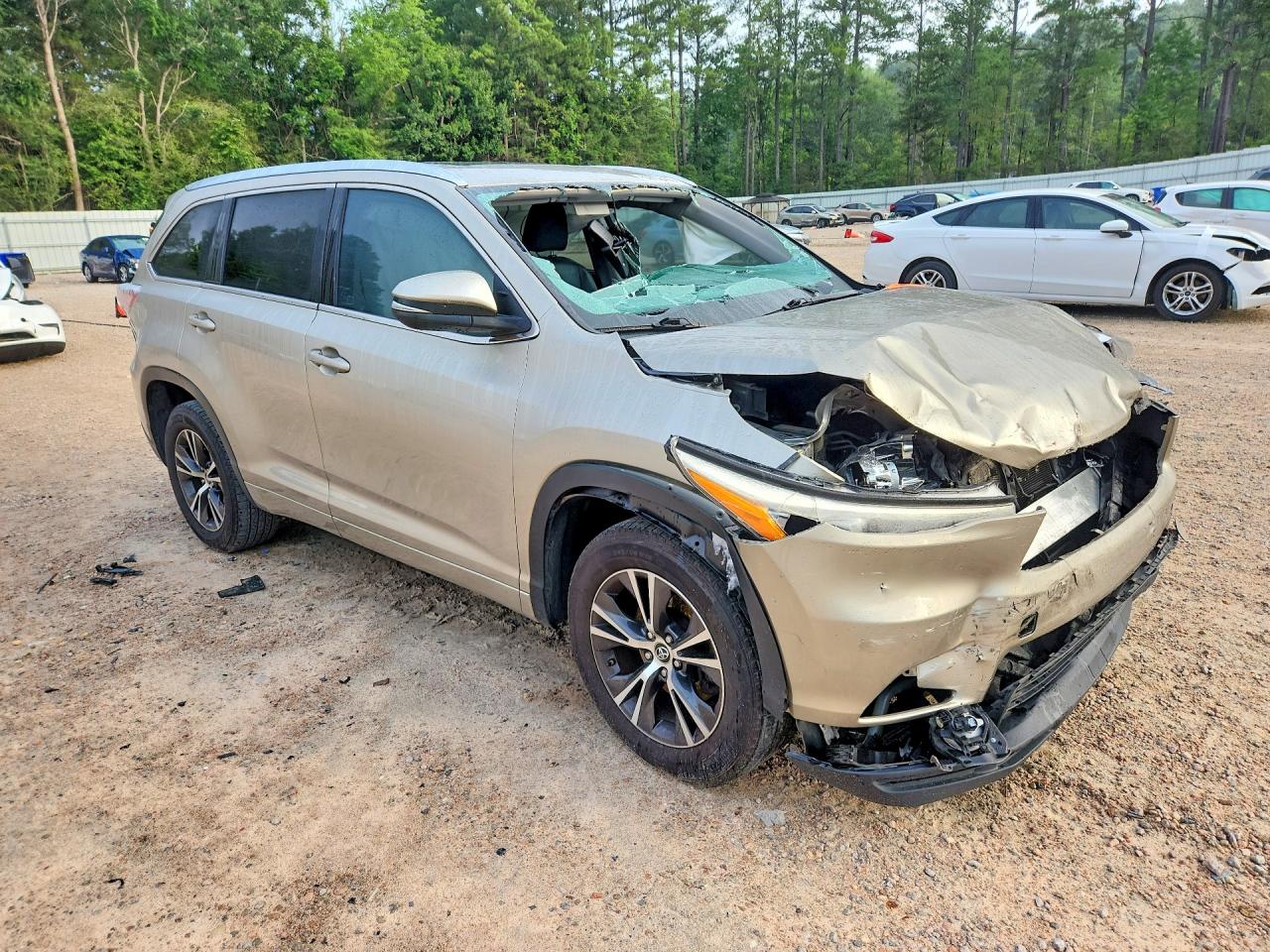 2016 TOYOTA HIGHLANDER
