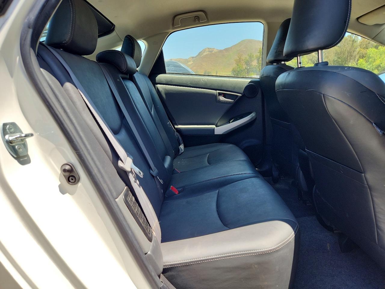 2015 TOYOTA PRIUS