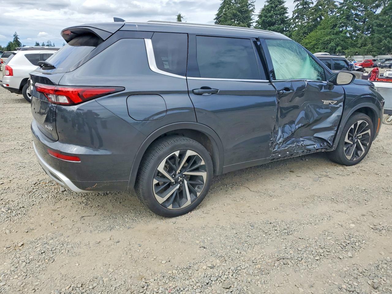 2025 MITSUBISHI OUTLANDER