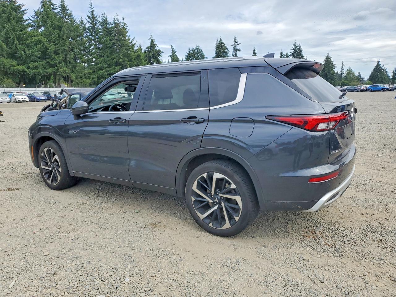 2025 MITSUBISHI OUTLANDER
