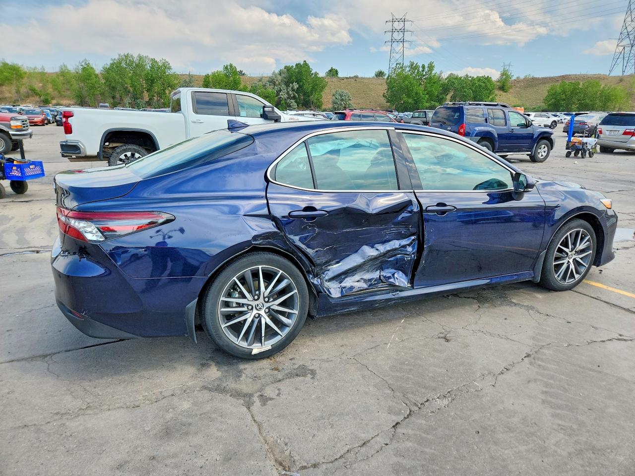 2022 TOYOTA CAMRY