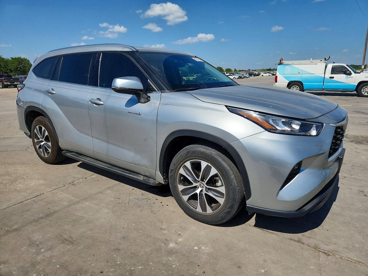 2020 TOYOTA HIGHLANDER