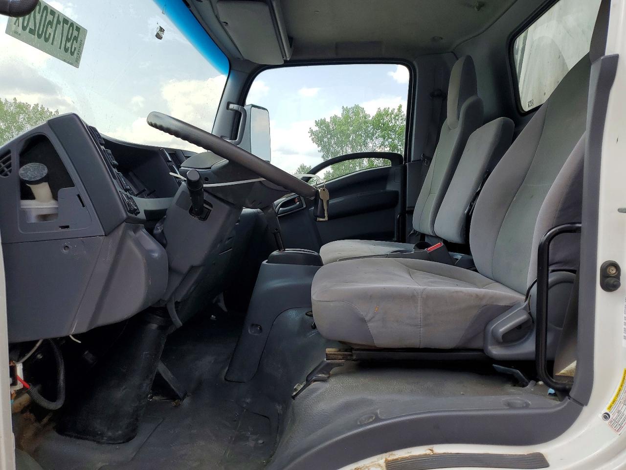 2023 ISUZU NPR