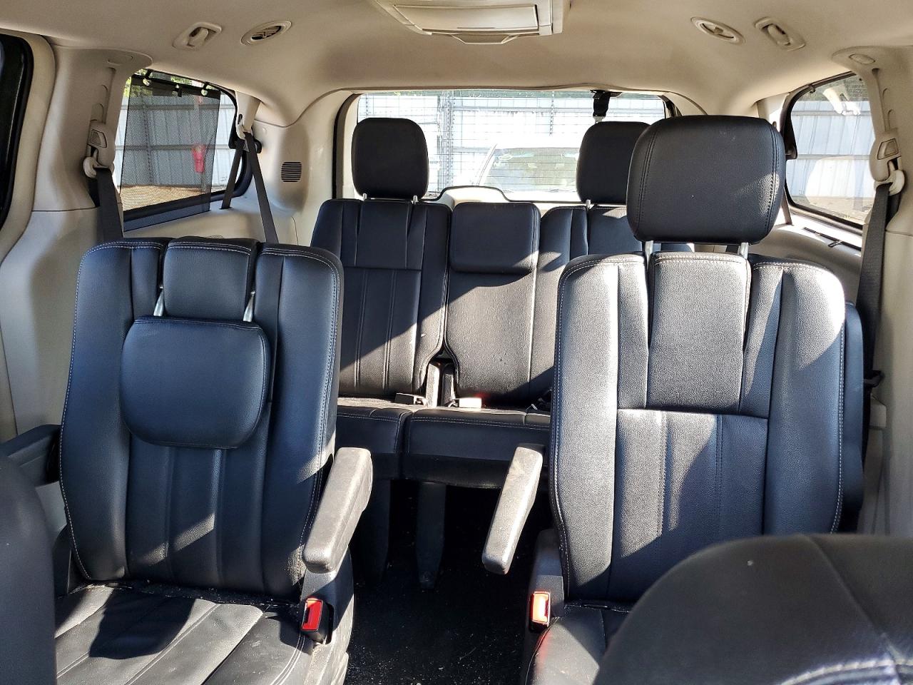 2016 CHRYSLER MINIVAN
