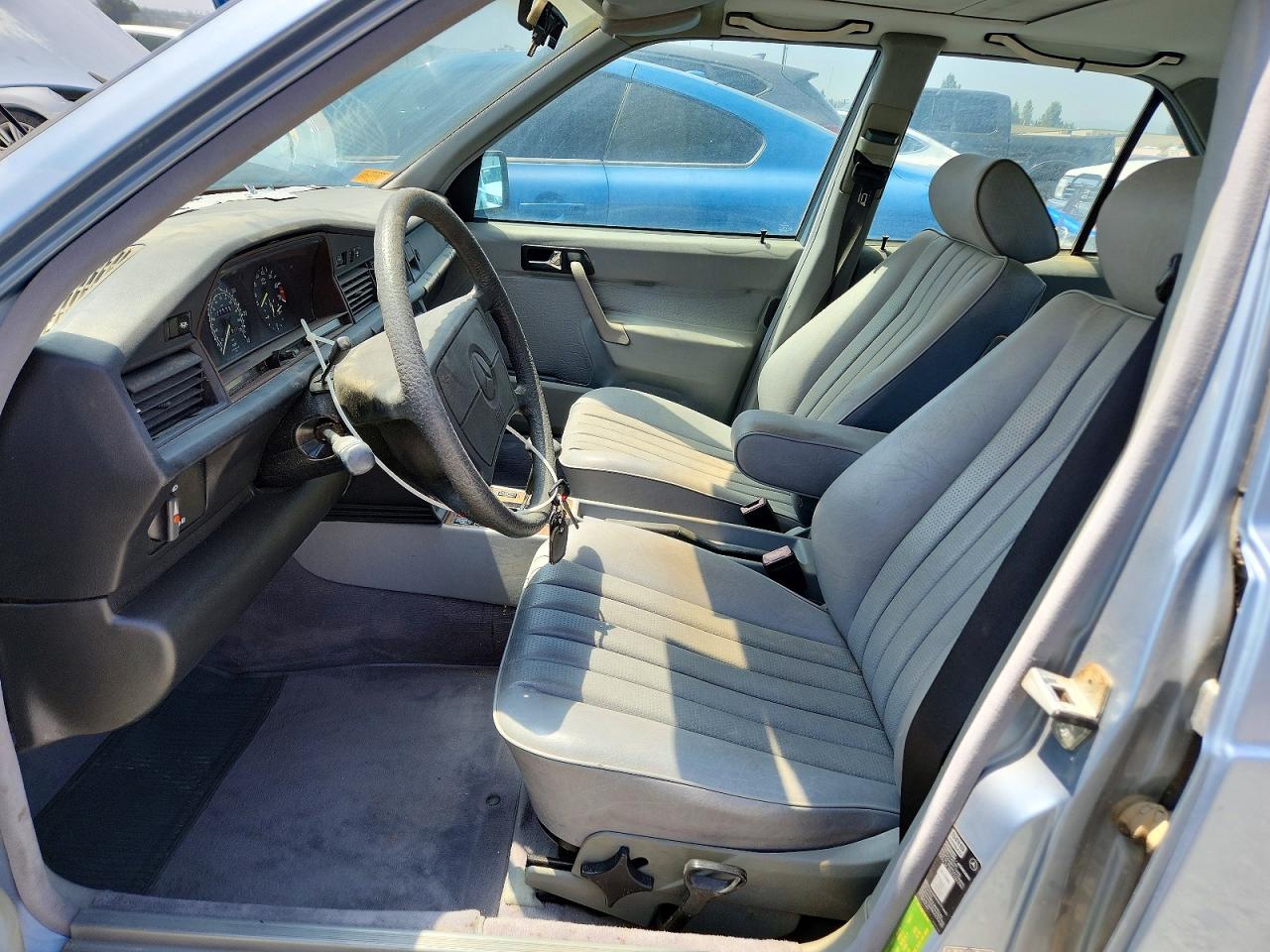 1989 MERCEDES-BENZ 190-CLASS
