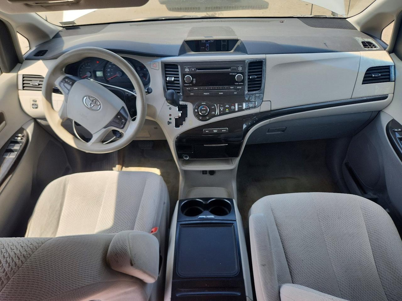 2013 TOYOTA SIENNA