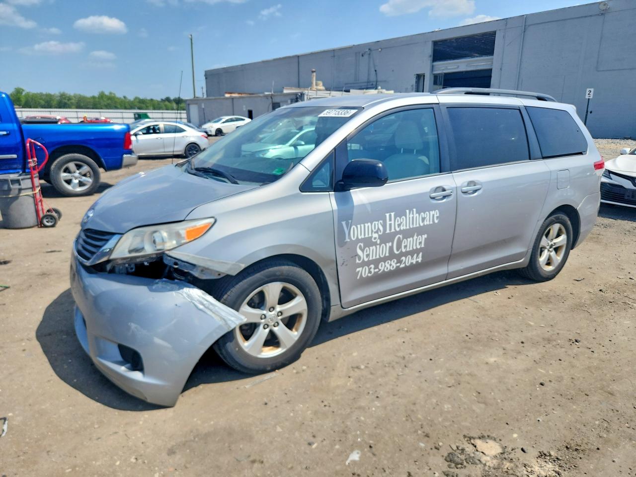 2013 TOYOTA SIENNA