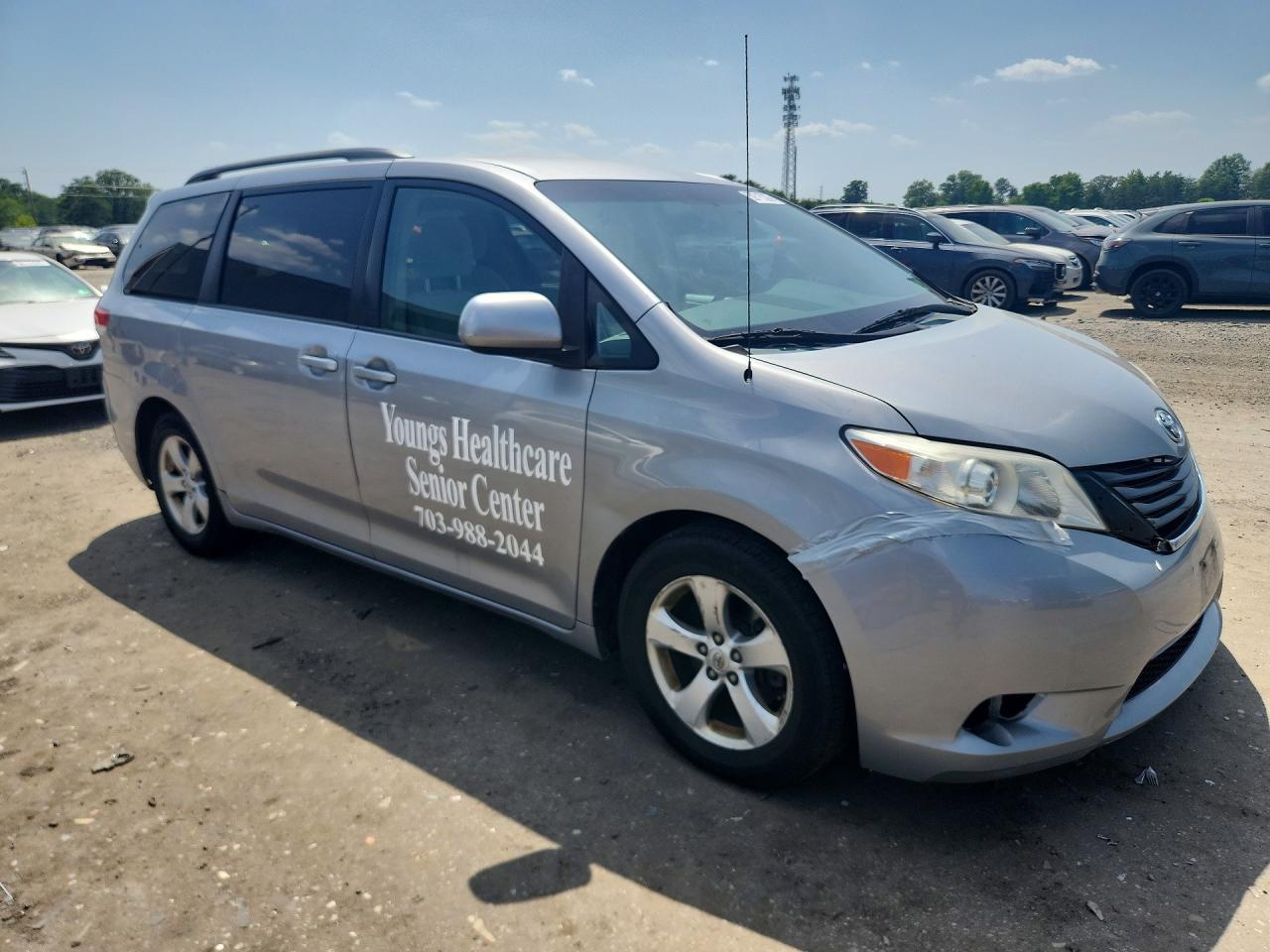 2013 TOYOTA SIENNA
