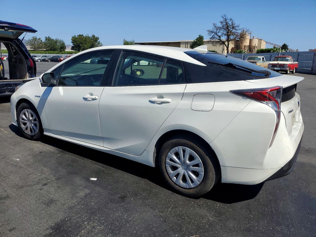 2016 TOYOTA PRIUS
