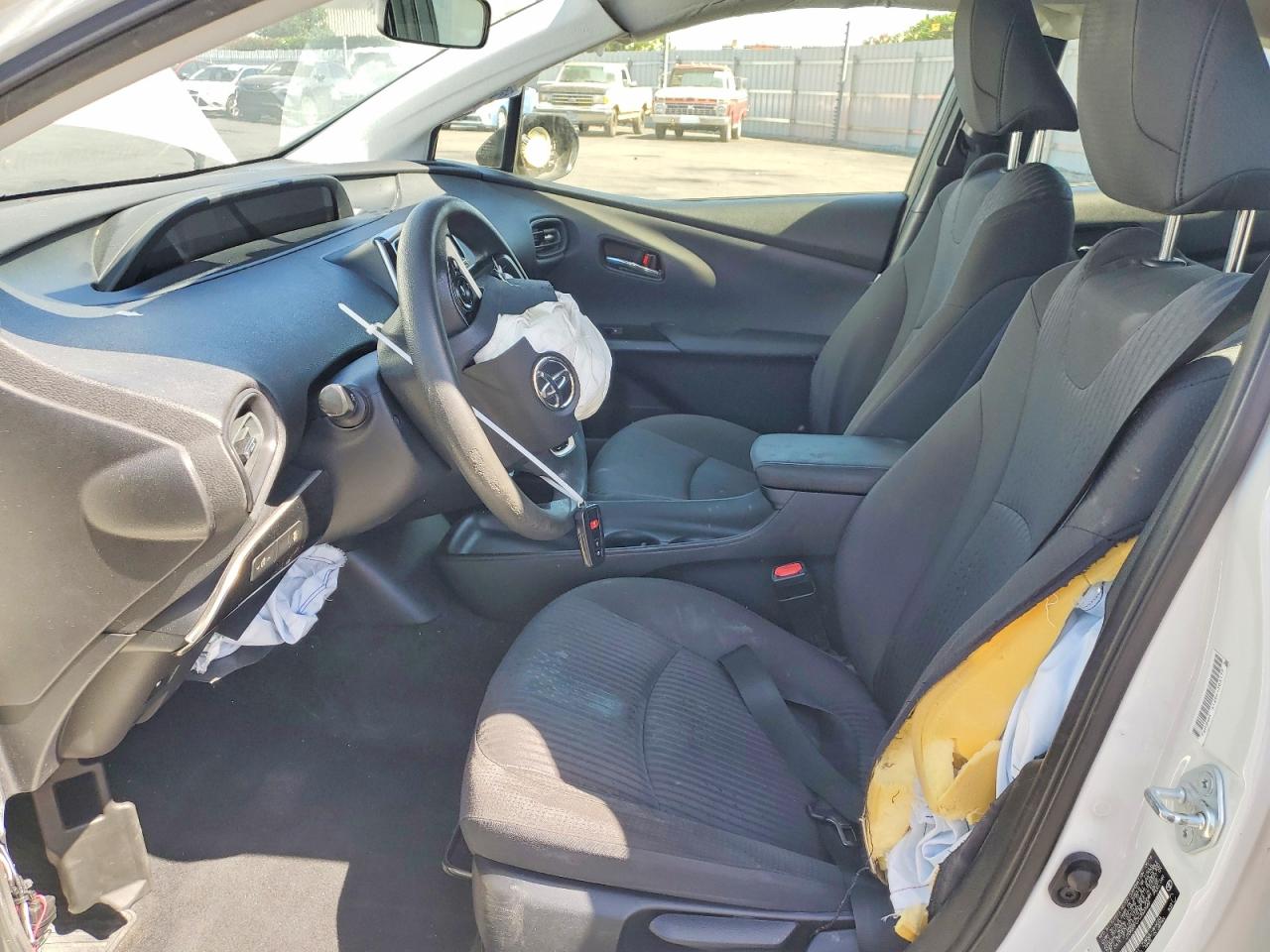 2016 TOYOTA PRIUS