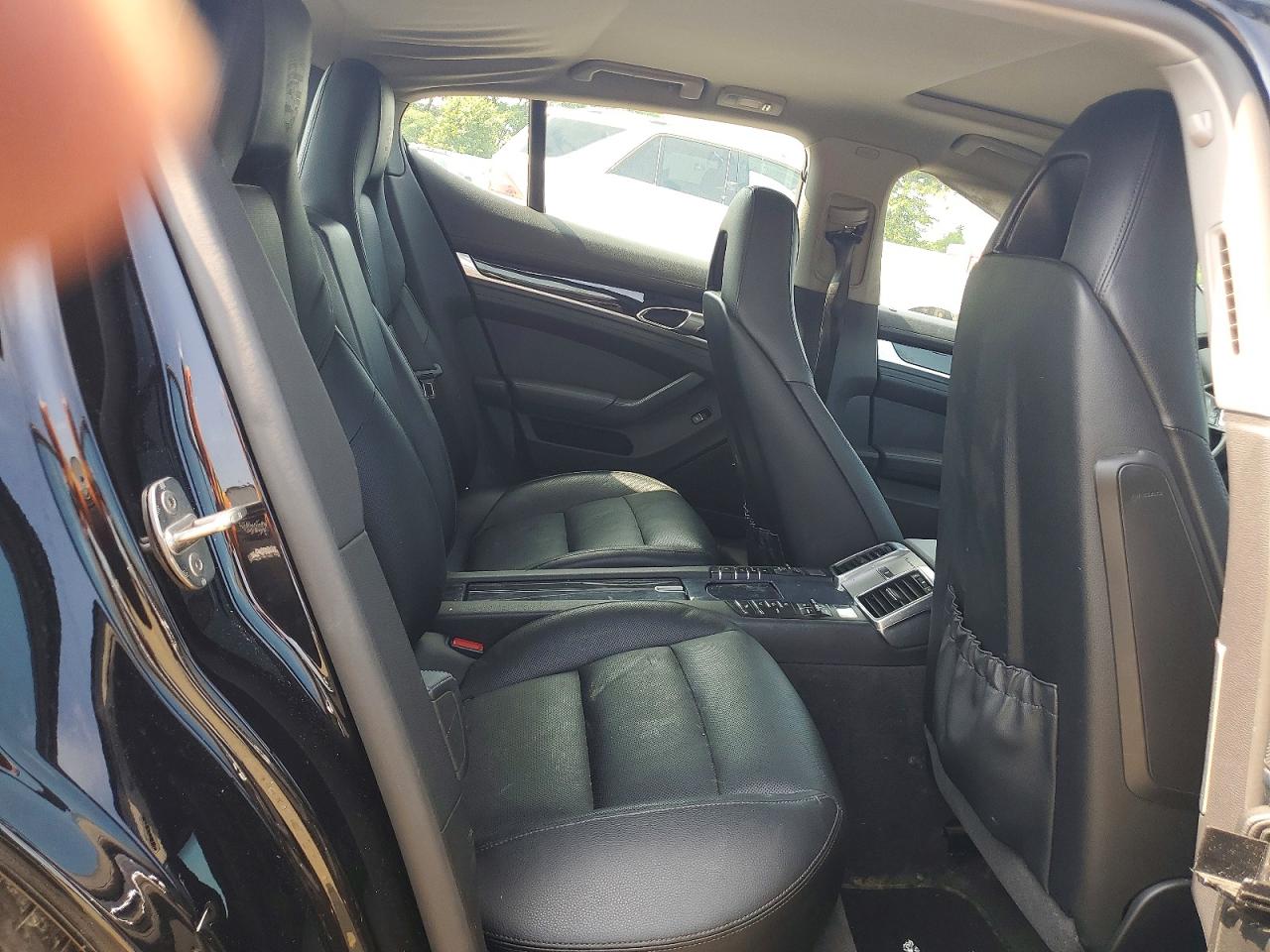 2016 PORSCHE PANAMERA