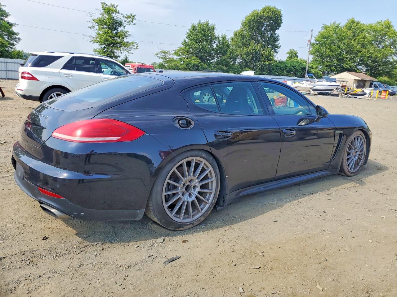 2016 PORSCHE PANAMERA