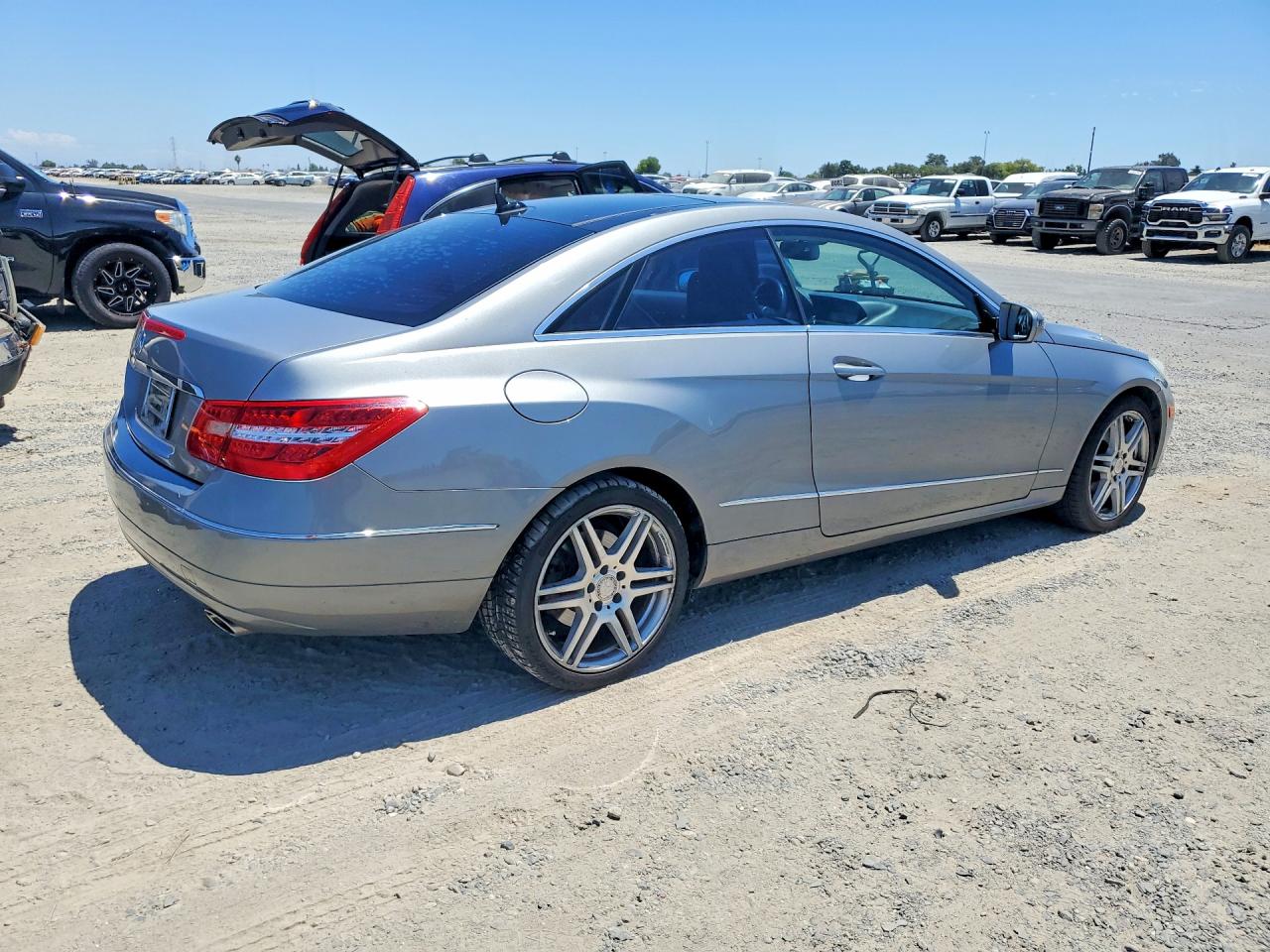 2010 MERCEDES-BENZ E-CLASS