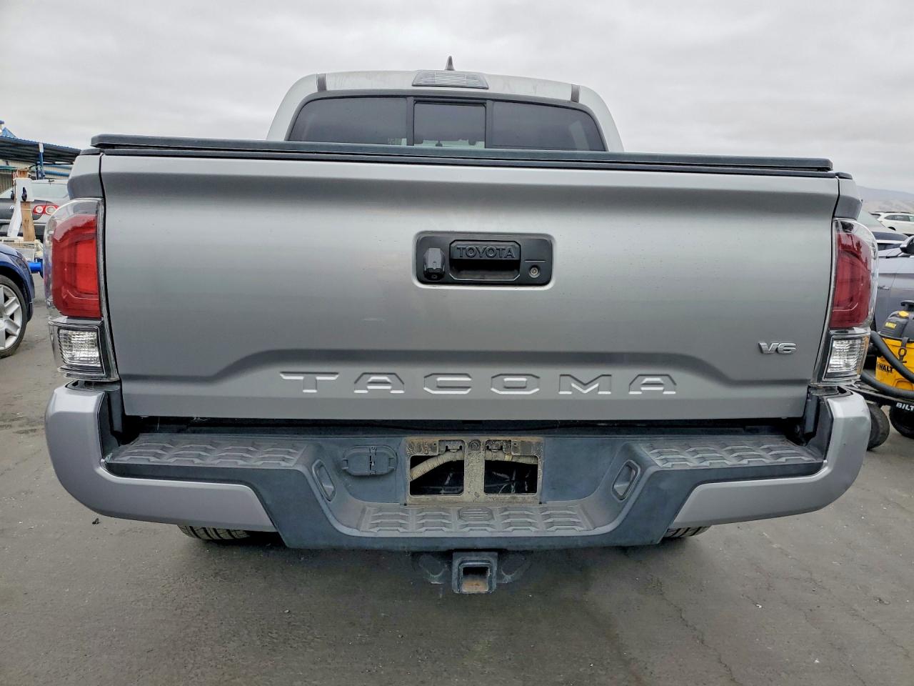 2016 TOYOTA TACOMA