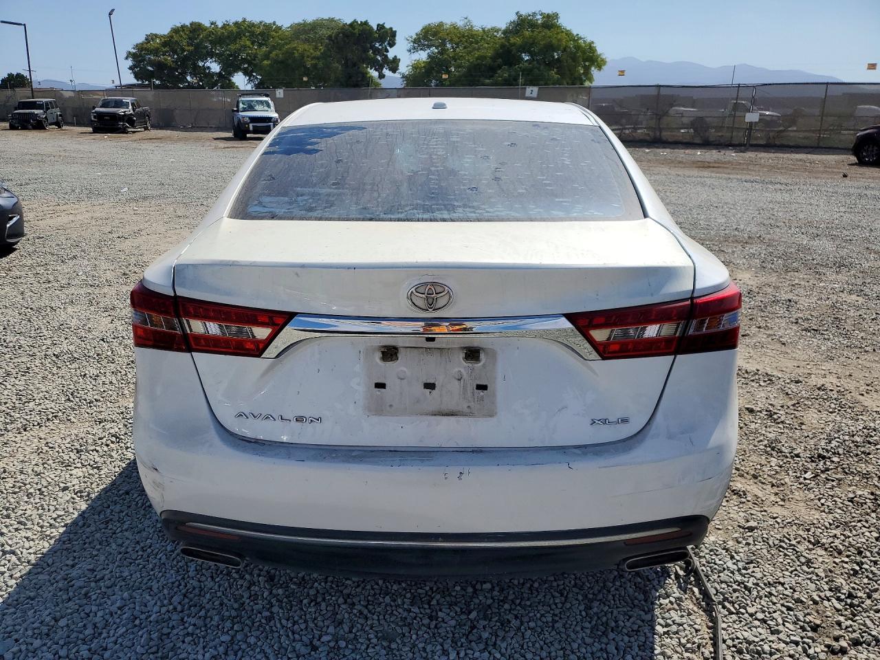 2016 TOYOTA AVALON