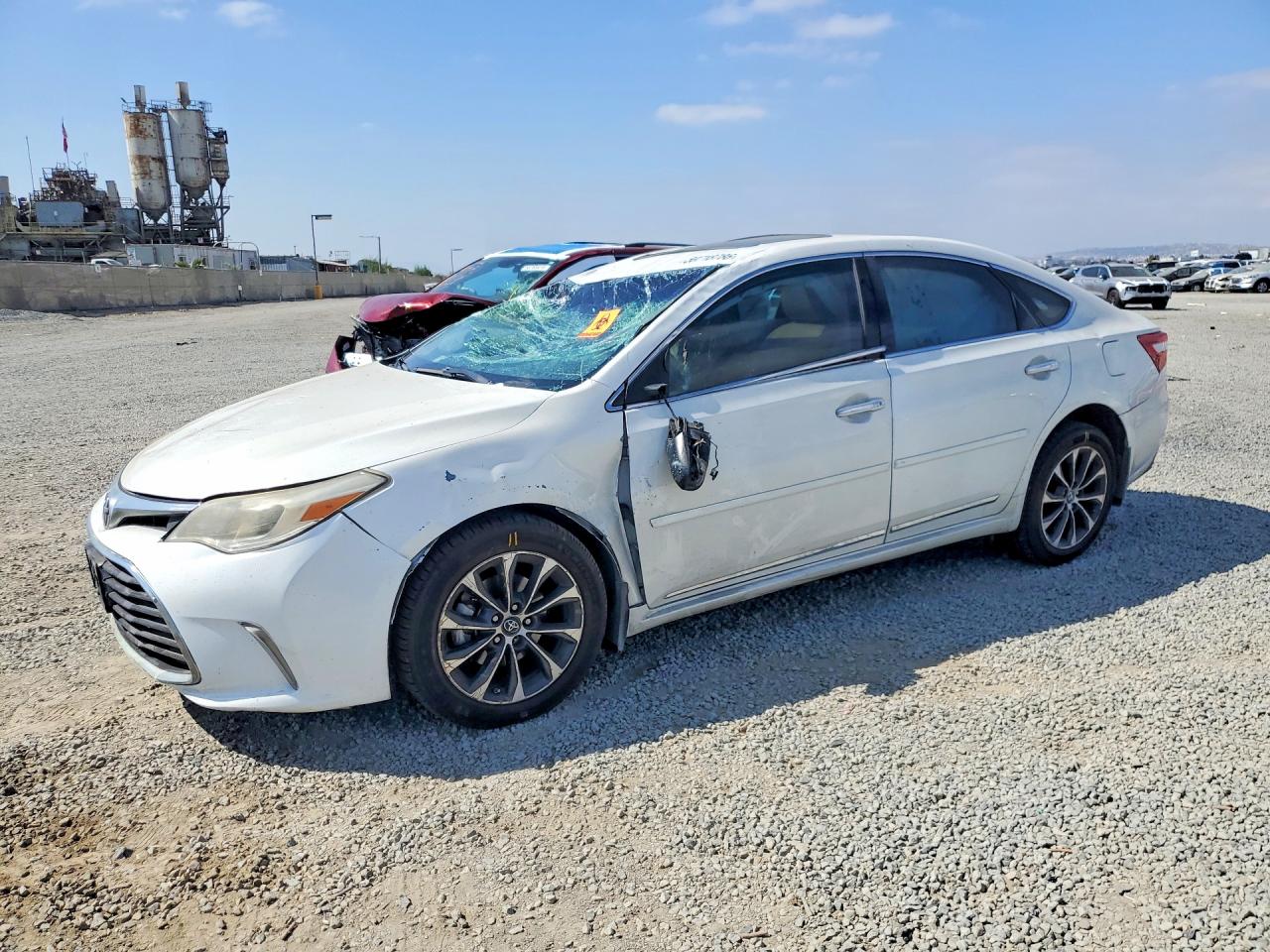 2016 TOYOTA AVALON