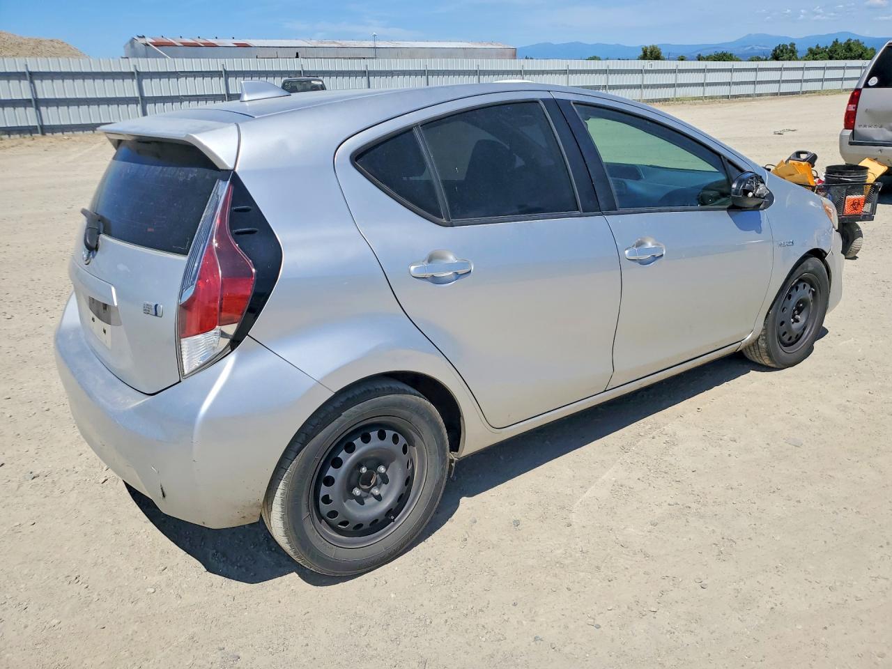 2015 TOYOTA PRIUS