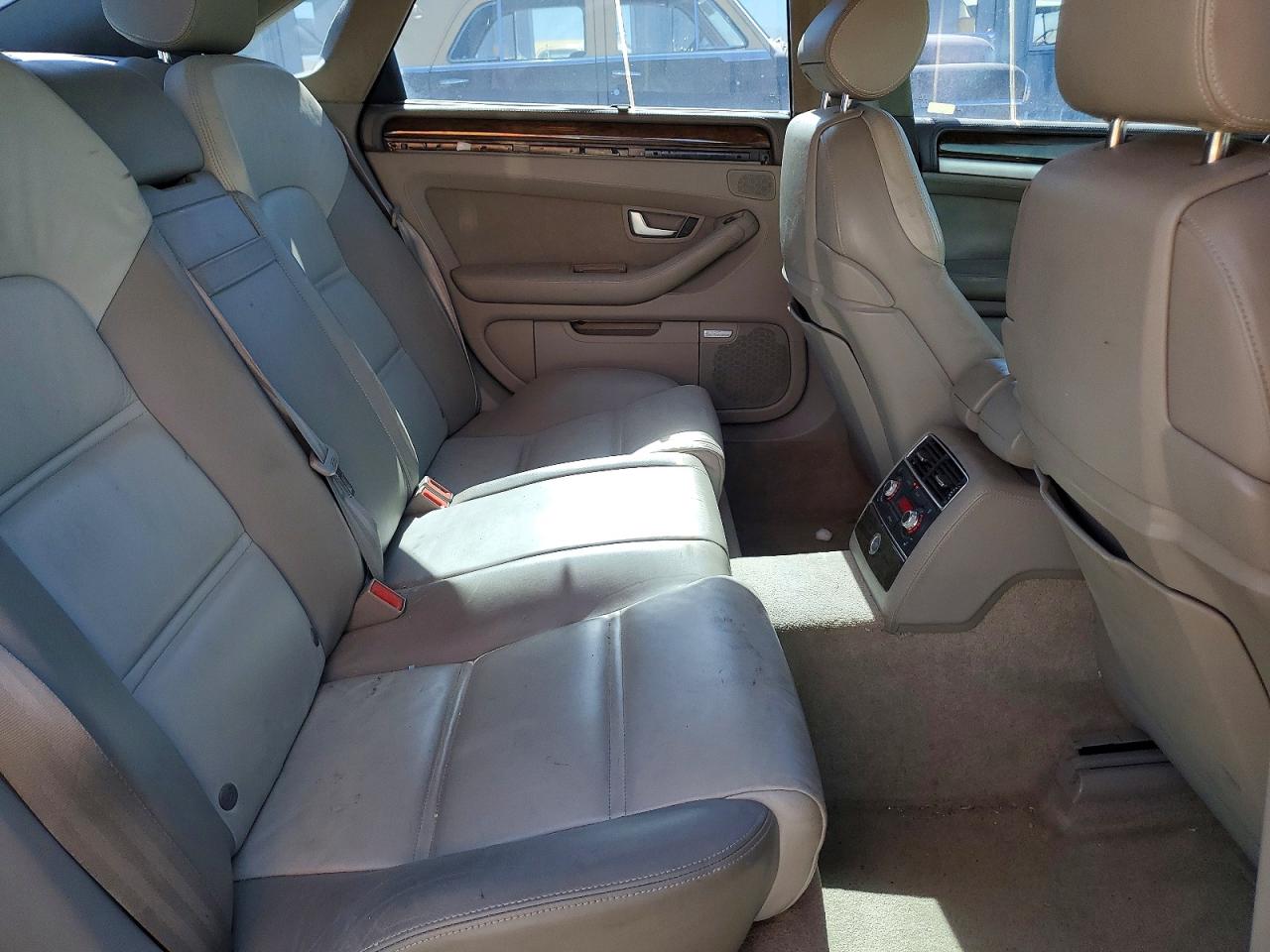 2007 AUDI S8
