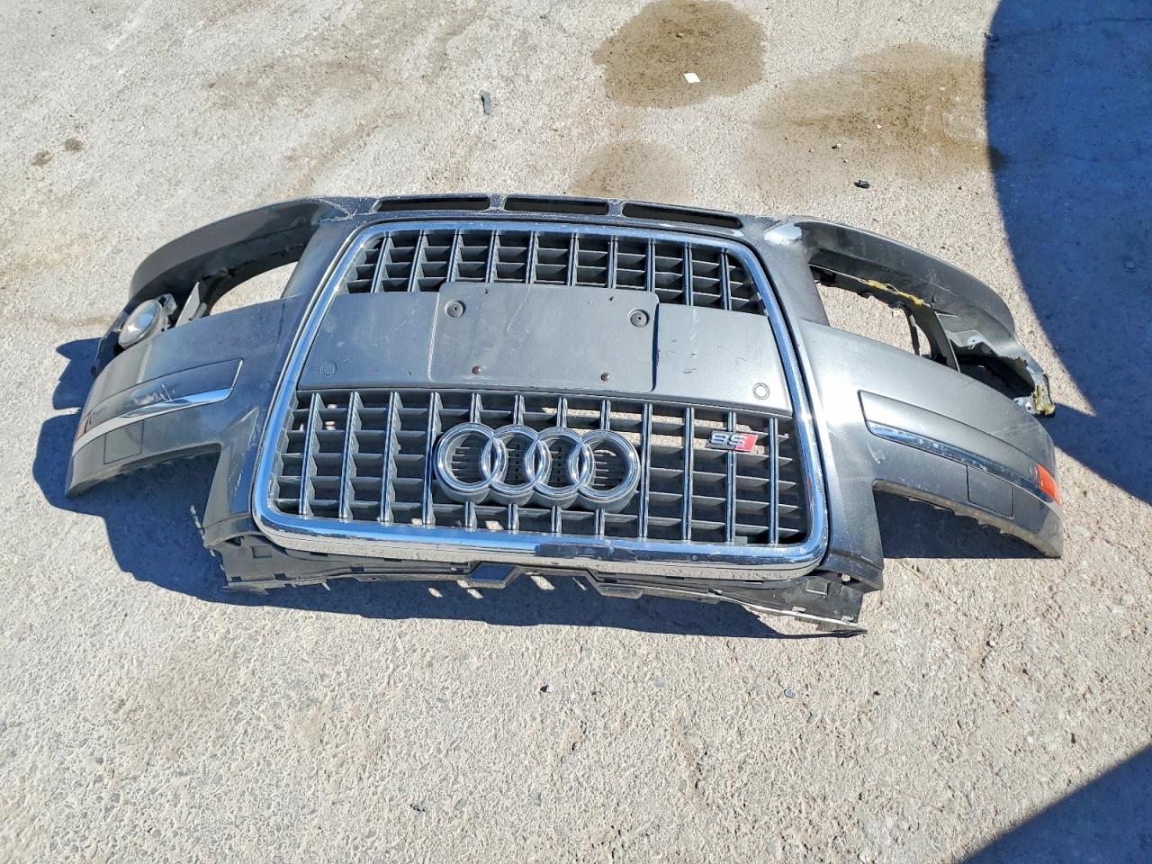 2007 AUDI S8