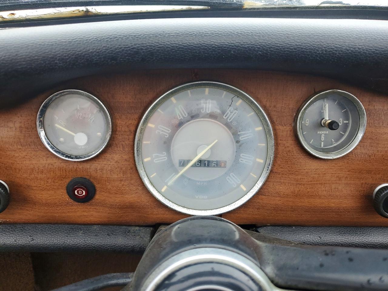 1971 VOLKSWAGEN KARMANGHIA