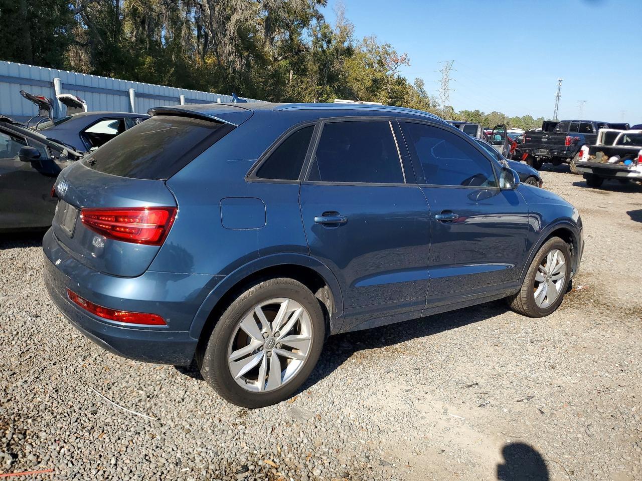2017 AUDI Q3