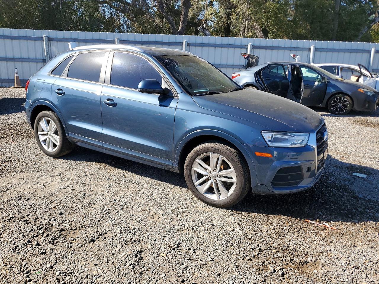 2017 AUDI Q3