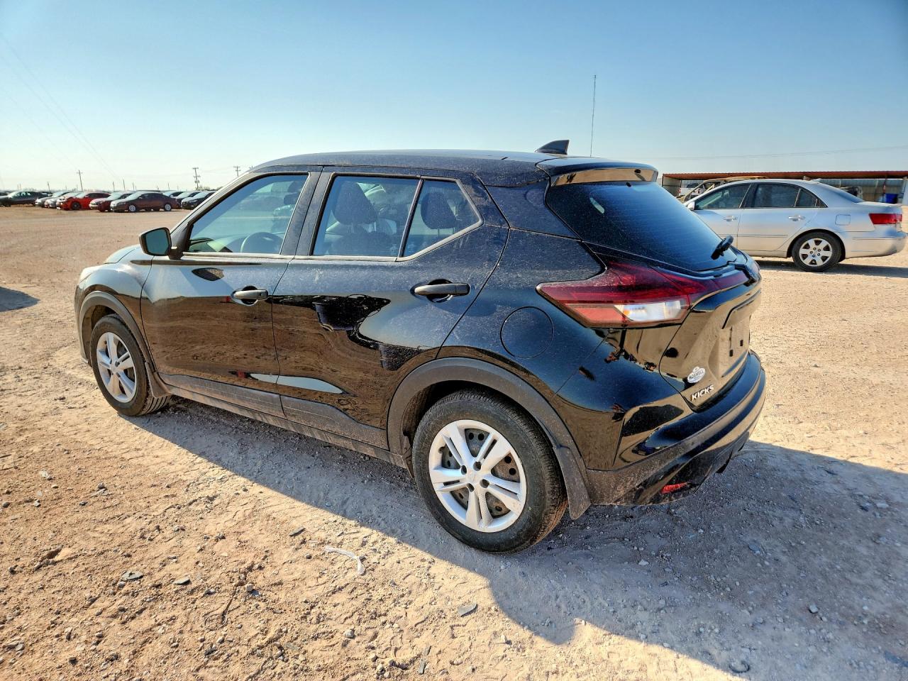 2024 NISSAN KICKS