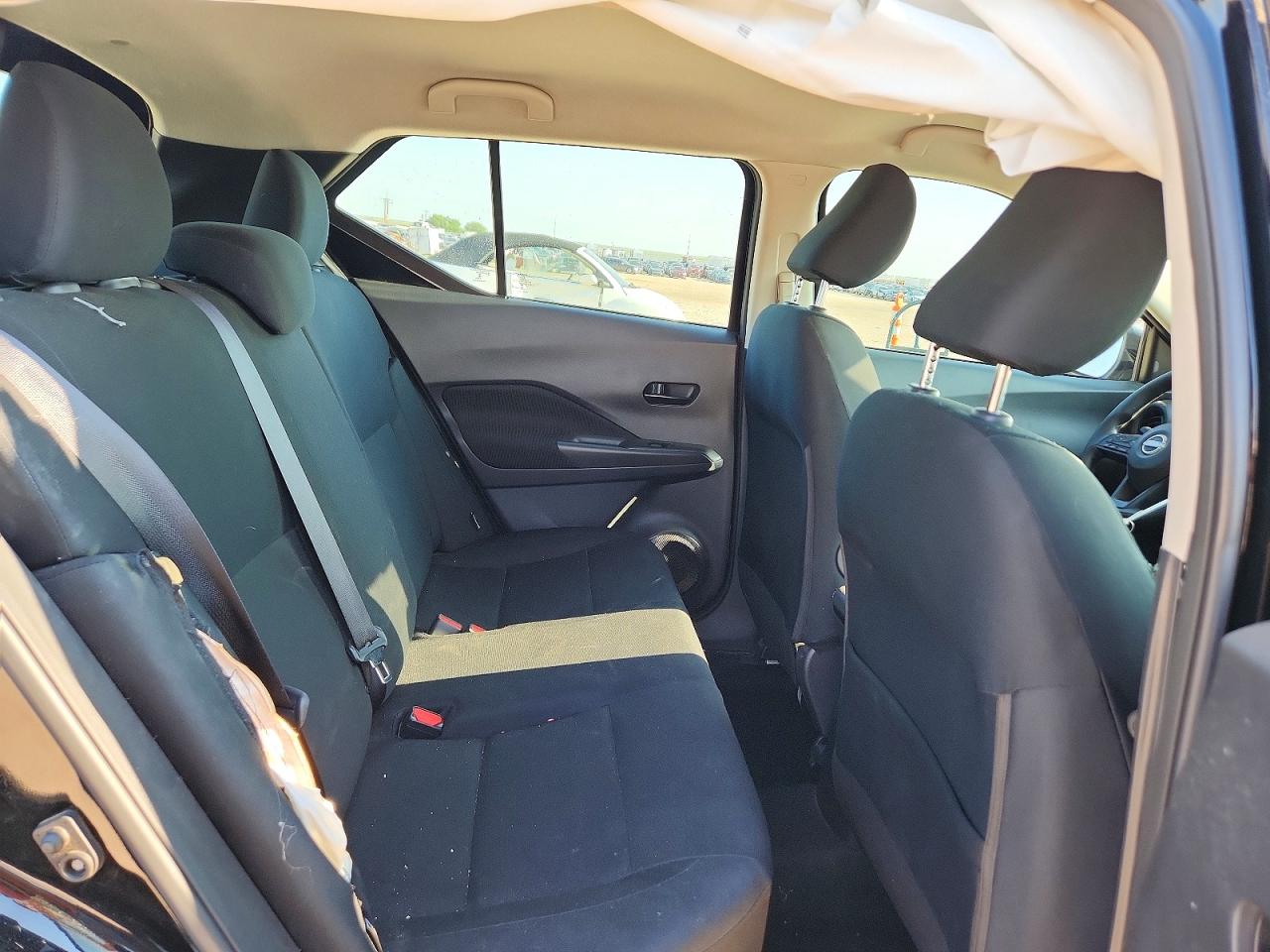 2024 NISSAN KICKS